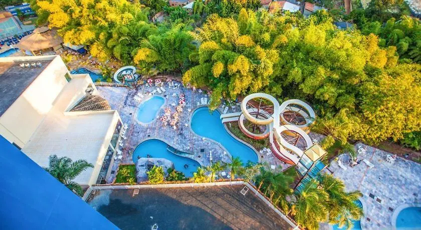 Apartment Apartamento Golden Dolphin Grand Hotel. Apcaldas Caldas Novas